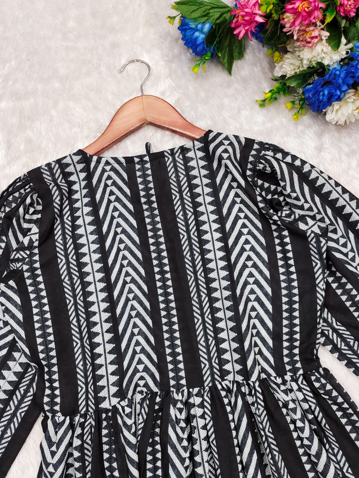 Black Casual Cotton One-Piece Tunic with Timeless Prints